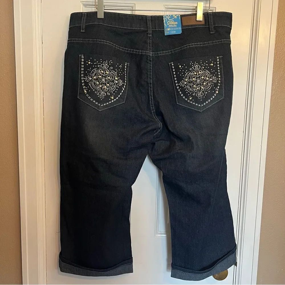 DKNY Dark Blue Capri Pants - Picture 2 of 5